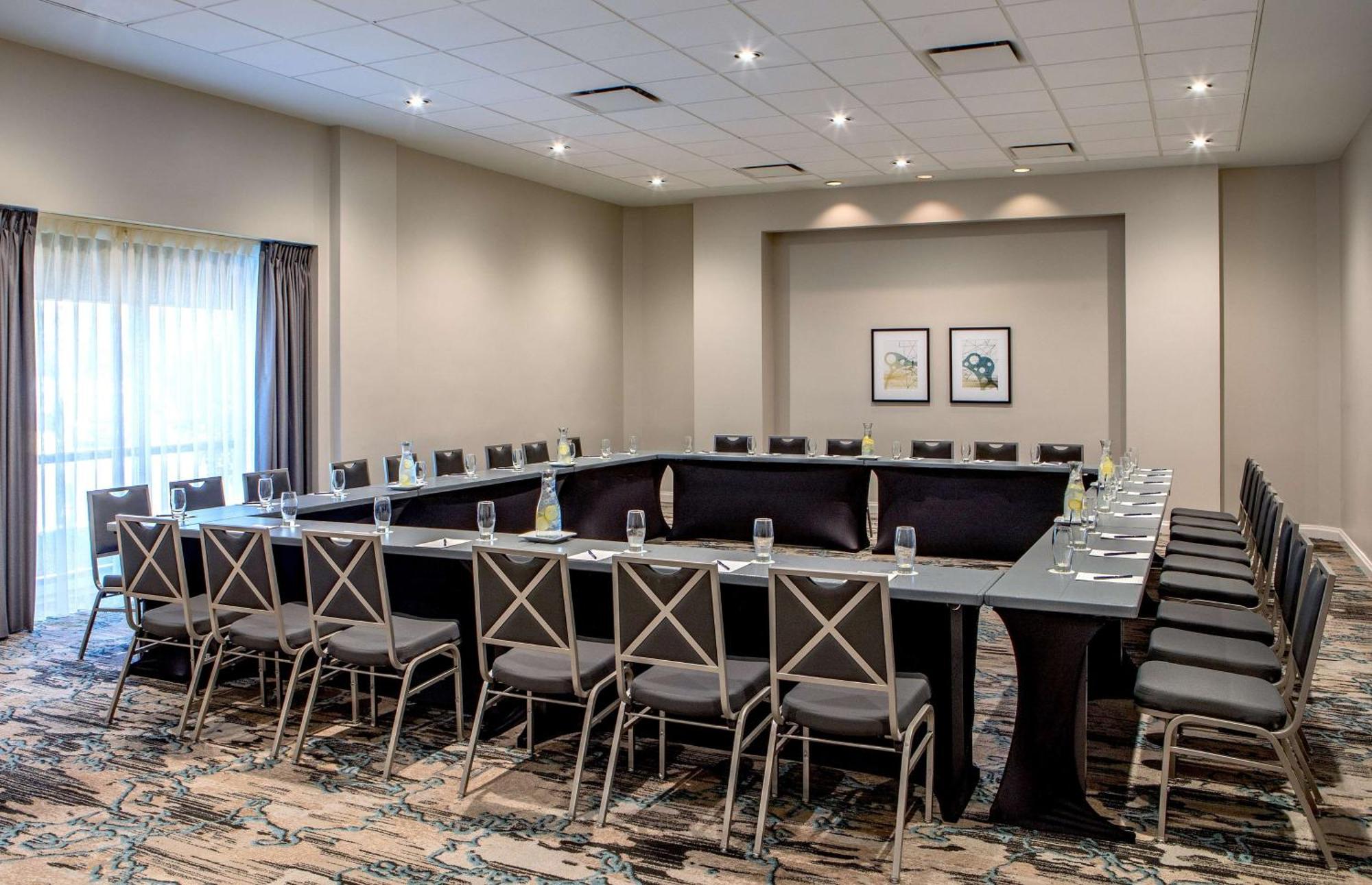 Doubletree By Hilton Hotel And Conference Center Chicago North Shore Skokie Exterior foto